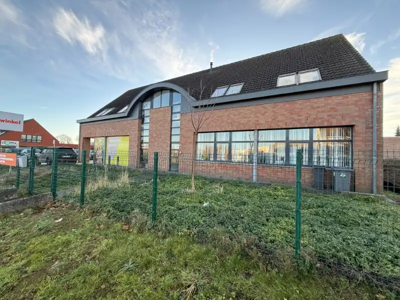 Instapklare kantoorruimte van 278 m² op commerciële topligging – Erpe-Mere foto 17
