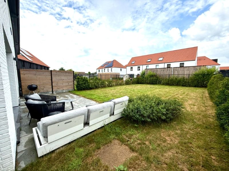 Recente, instapklare woning met 4 slaapkamers en garage foto 20