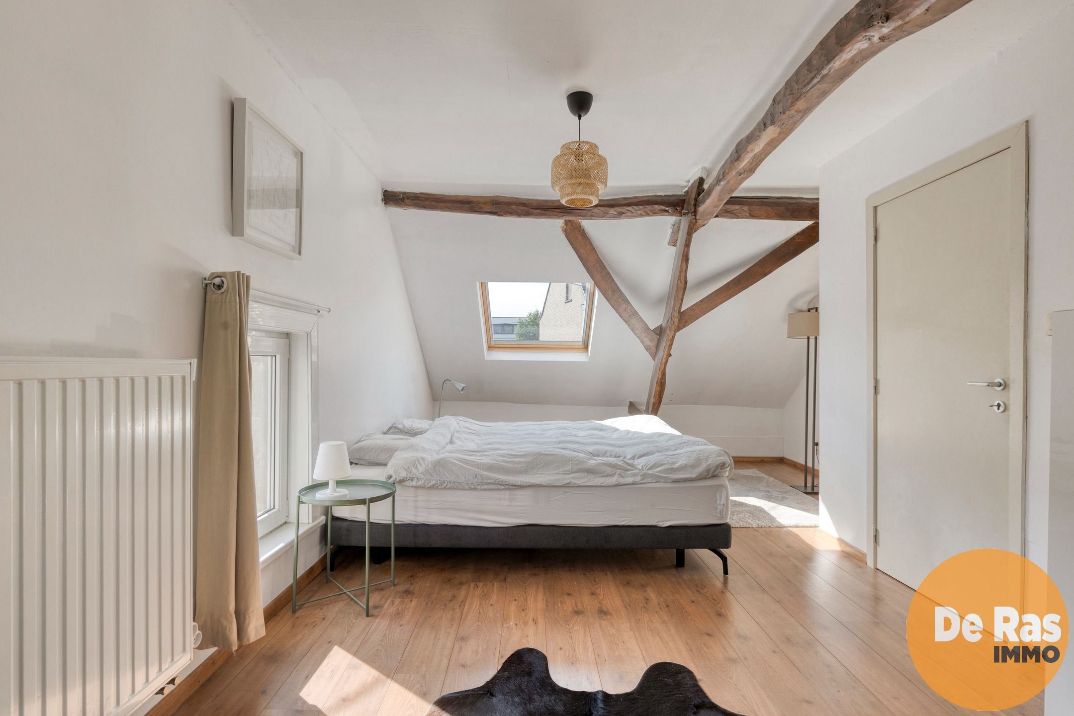 BURST - Instapklare woning met bijgebouw en ruime tuin foto 14