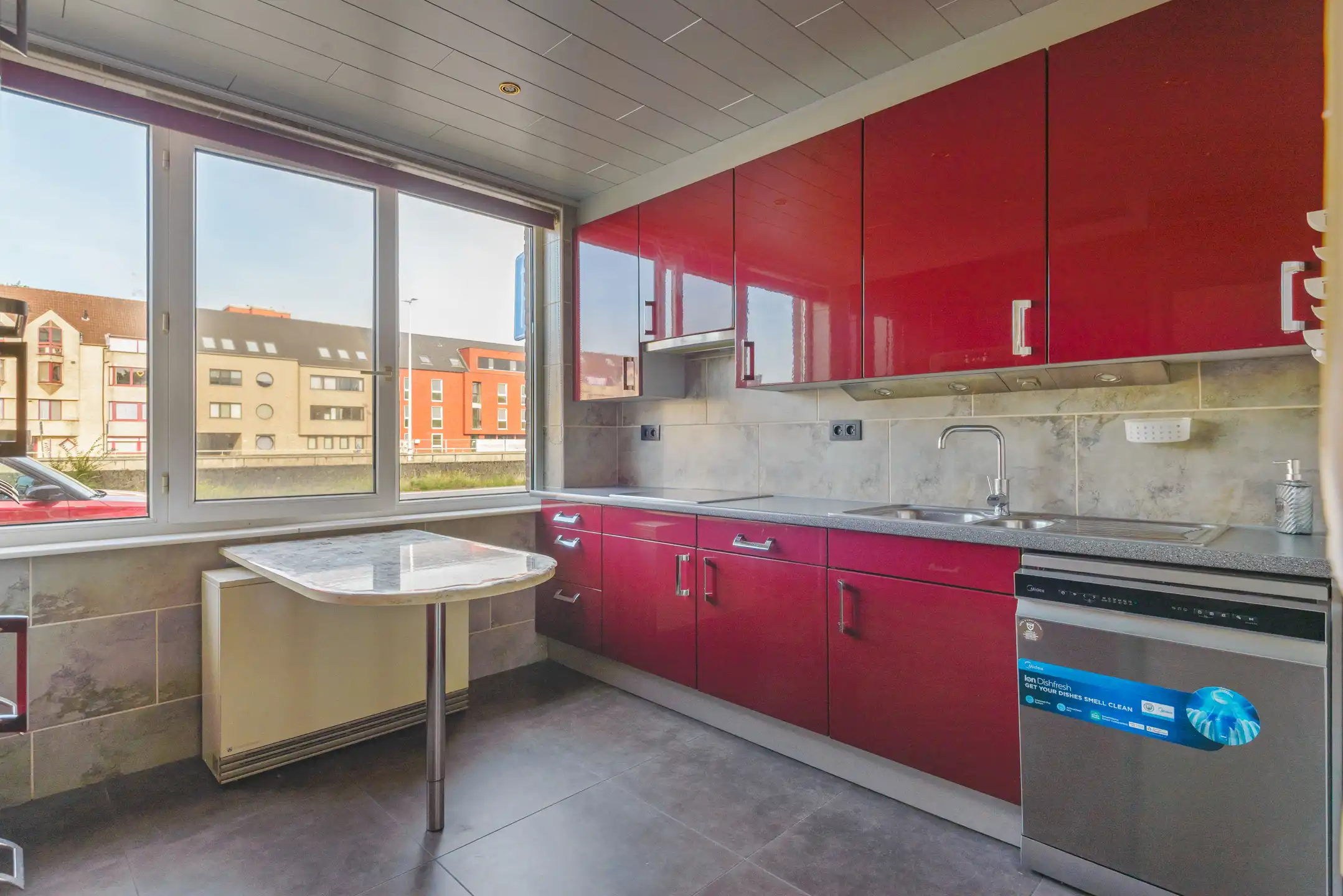 Ruim en verzorgd gelijkvloers appartement met 3 slaapkamers foto 3