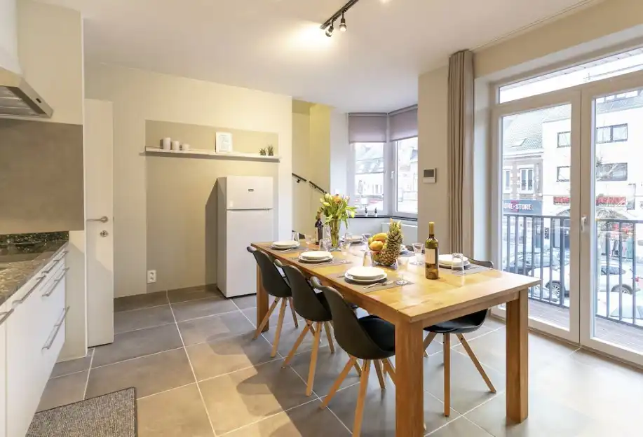 Stijlvol duplex-appartement met 2 slaapkamers en parkeerplaats te huur op toplocatie in Maasmechelen. foto 8
