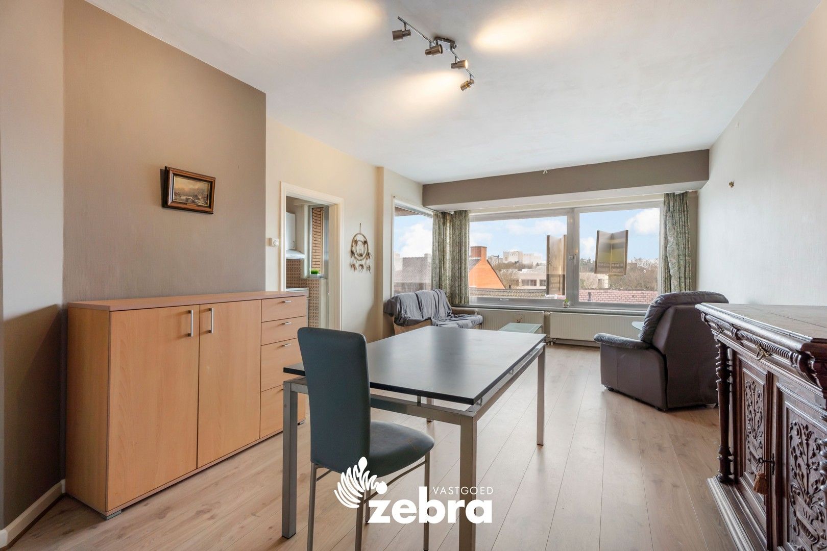 Instapklaar appartement met 2 slaapkamers op wandelafstand van de markt van Roeselare! foto 3