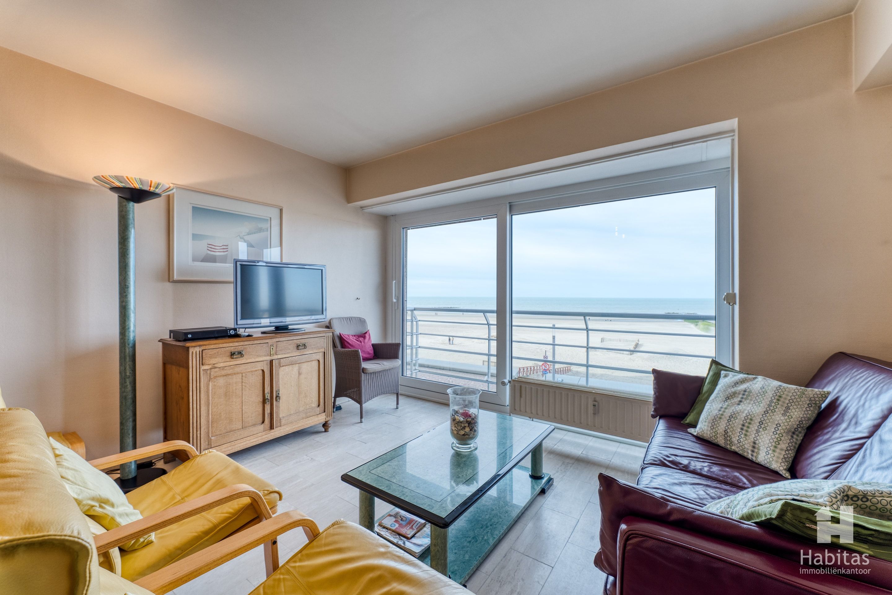 Appartement met FRONTAAL ZEEZICHT foto 3