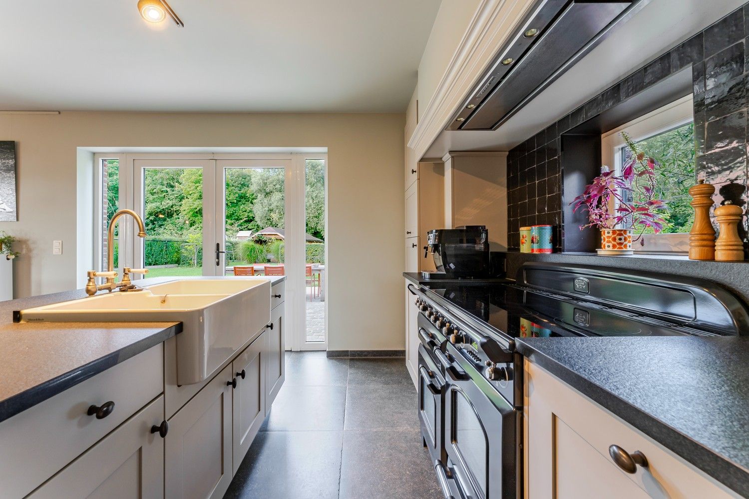 Prachtige woning met landelijk karakter te Wielsbeke. foto 5