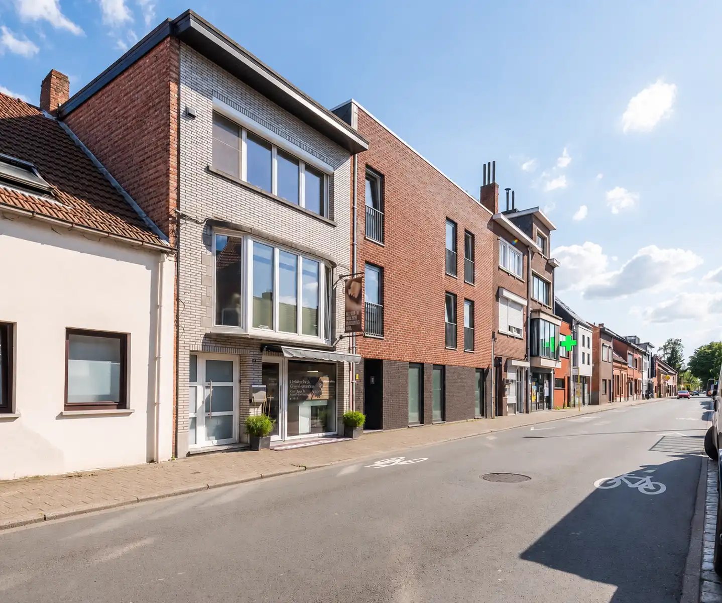 Instapklaar, energiezuinig wonen mét handelsruimte en garage foto 2