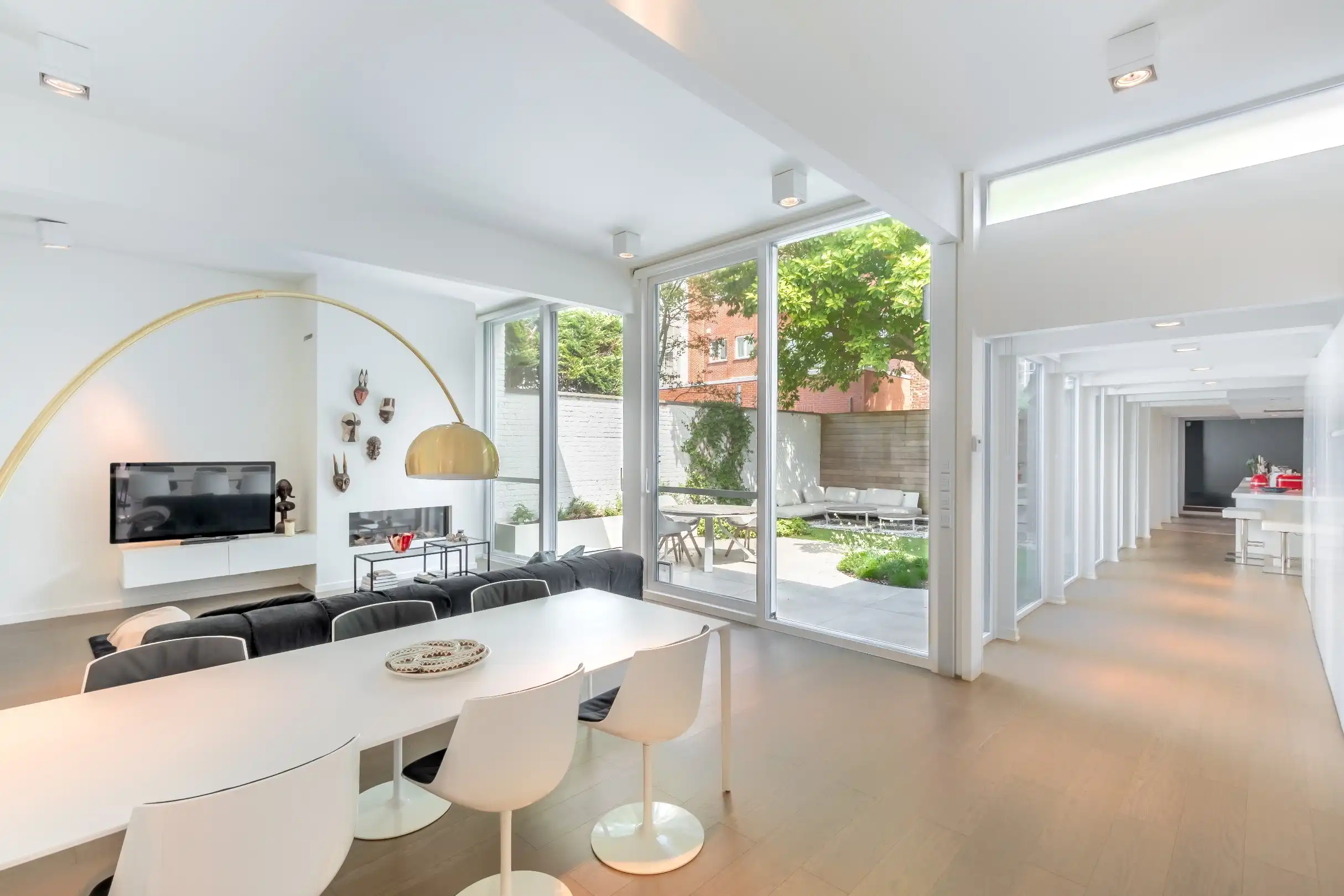 Exclusief gelijkvloers loft appartement met stadstuin in centrum Leuven foto {{pictureIndex}}