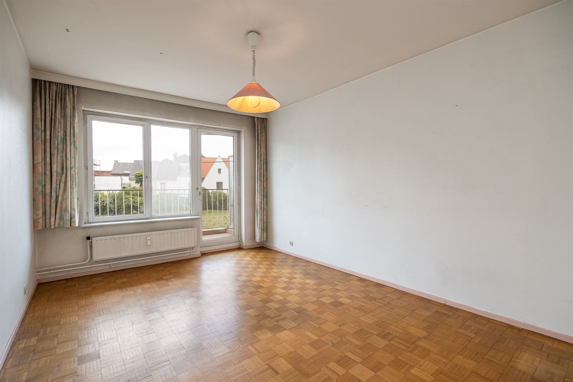 Te renoveren appartement met twee slaapkamers en terras foto 10