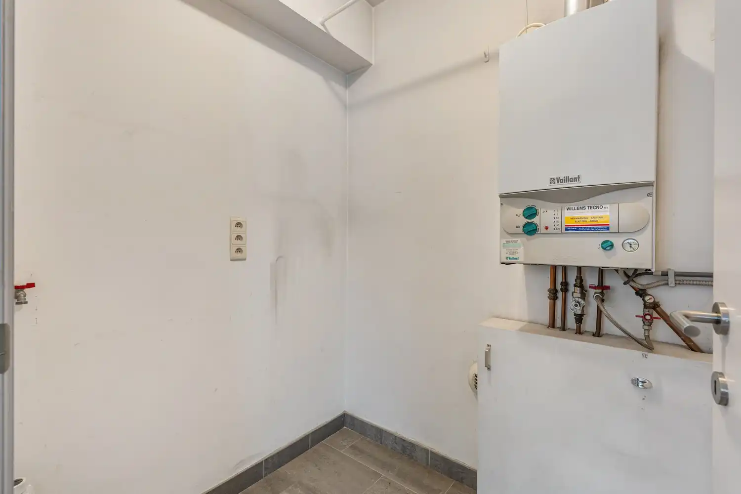 Centraal gelegen en energiezuinig(B-label) appartement met 2 slaapkamers, een terras en een kelder nabij het UZ Gasthuisberg te Leuven! foto 11