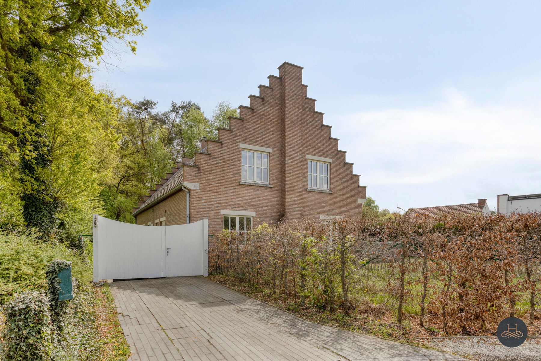 Karaktervolle, goed onderhouden woning nabij het centrum foto 2