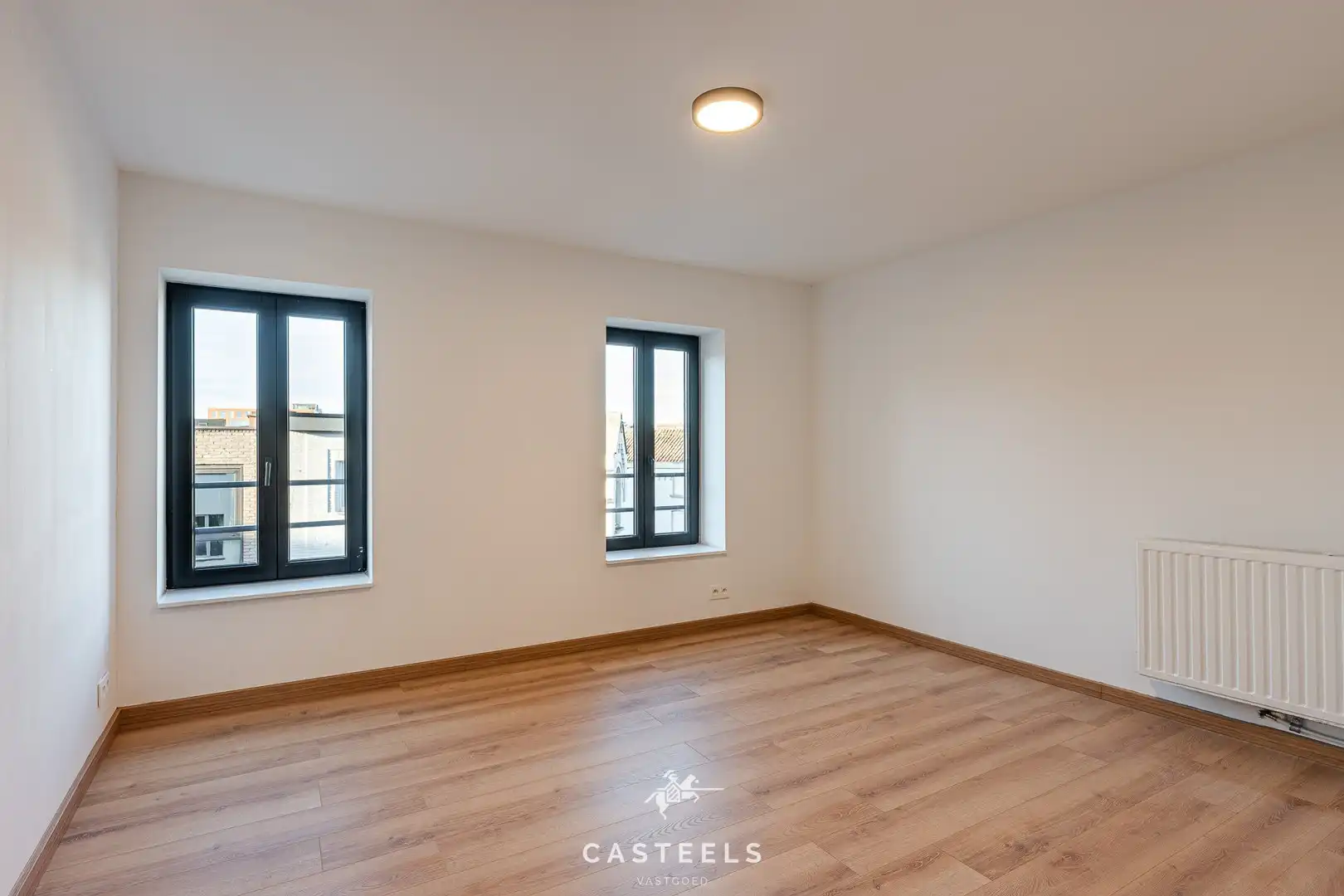 Recent gerenoveerde woning met 5 slpk, koer en terras te Gent foto 18