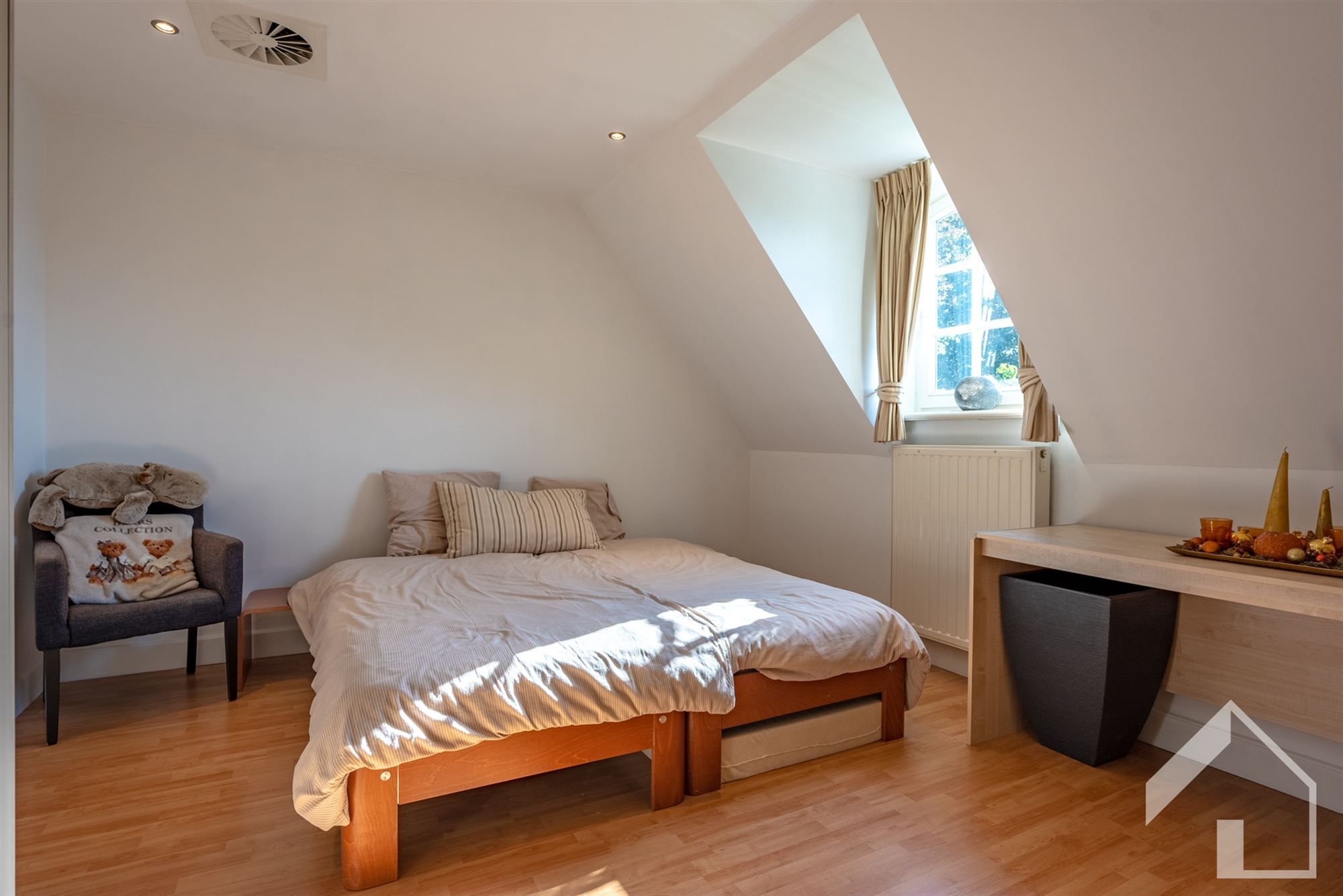 Exclusieve villa met loods, prachtige tuin en topafwerking op ruim 7.400 m²  foto 34