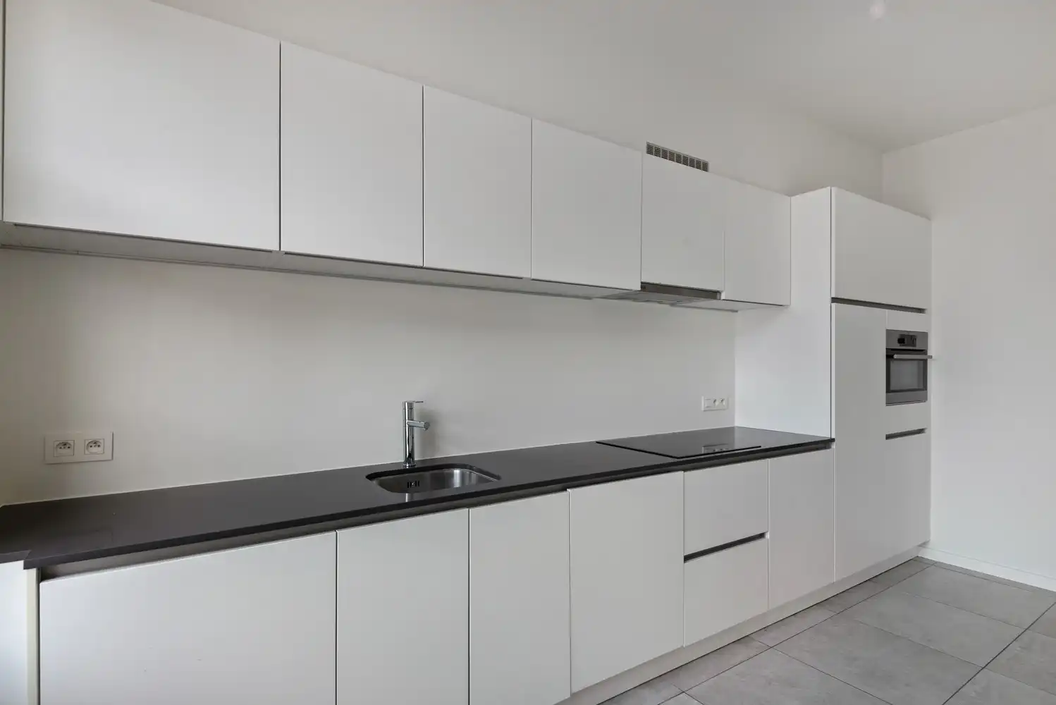 Lichtrijk, instapklaar appartement met 2 slaapkamers nabij het Zimmerplein in Lier! foto 9