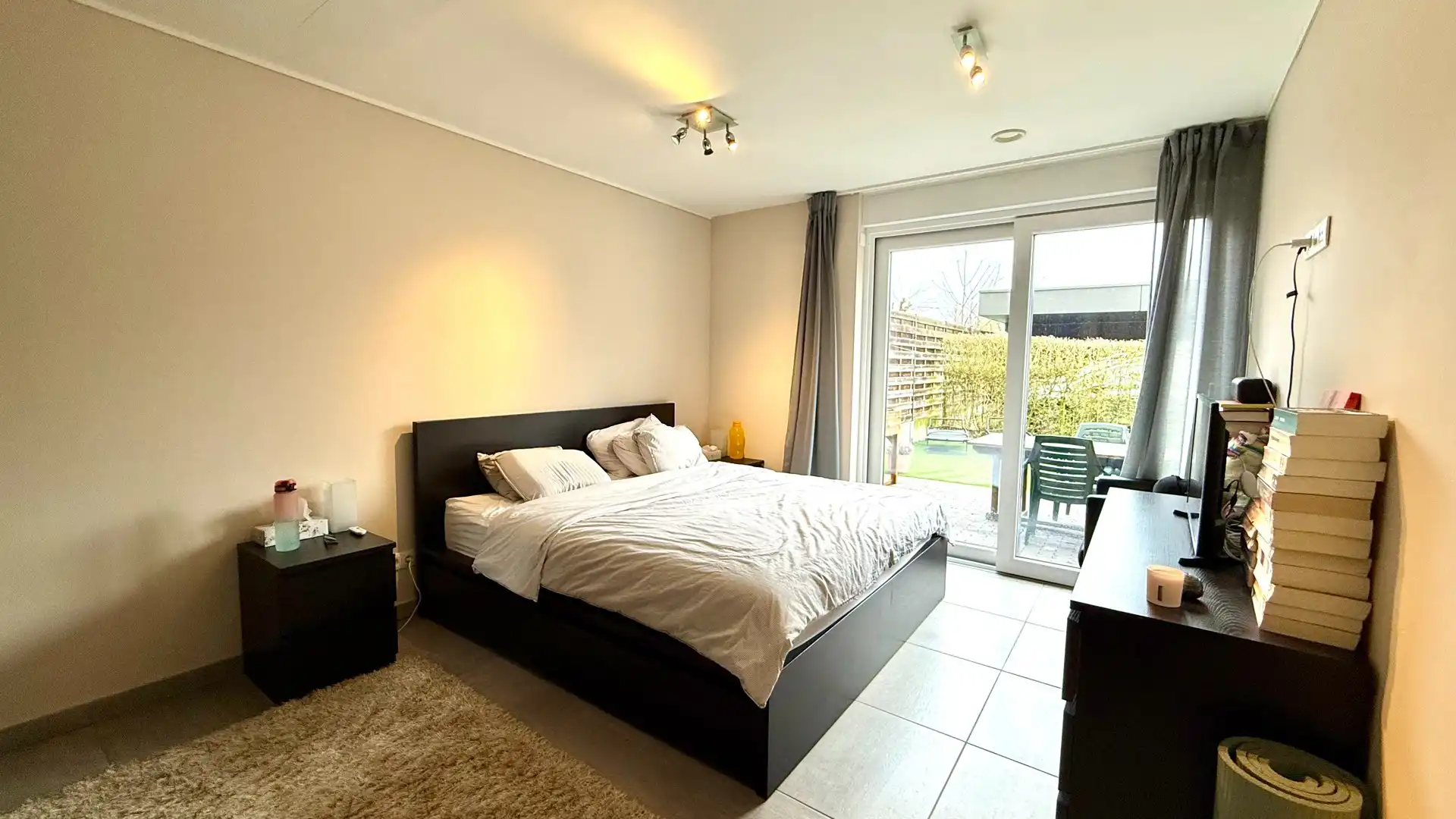 Gelijkvloers appartement met 2 slaapkamers, tuin en autostandplaats foto 12