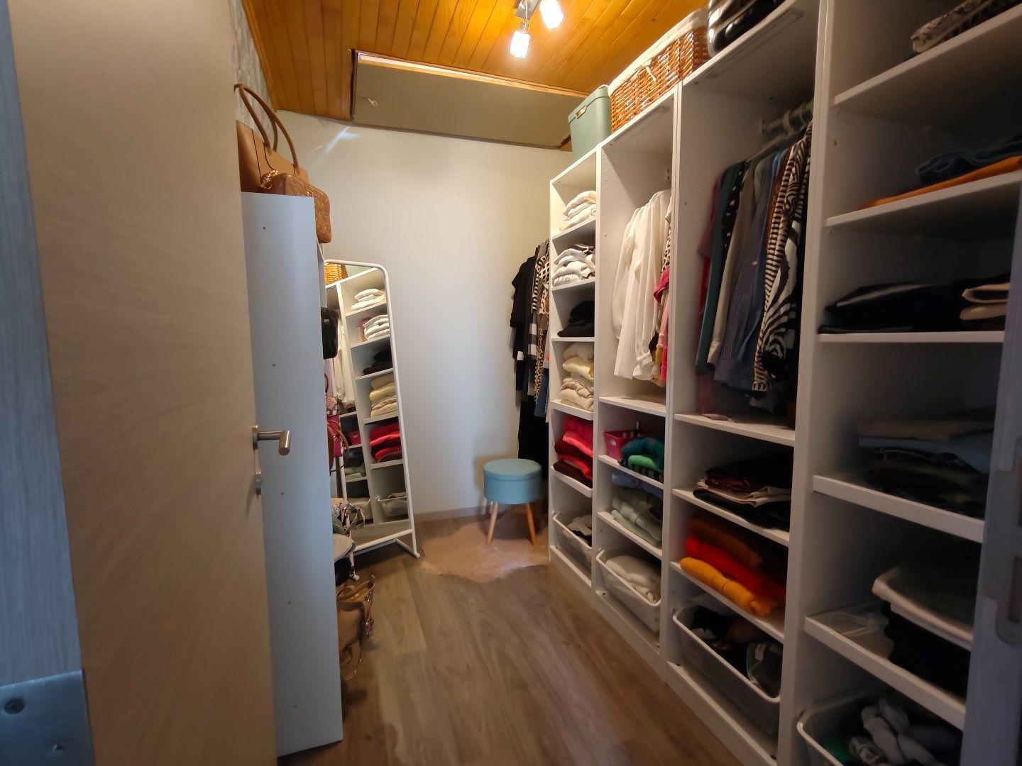 Ruime en instapklare halfopen bebouwing met tuin en garage foto 11