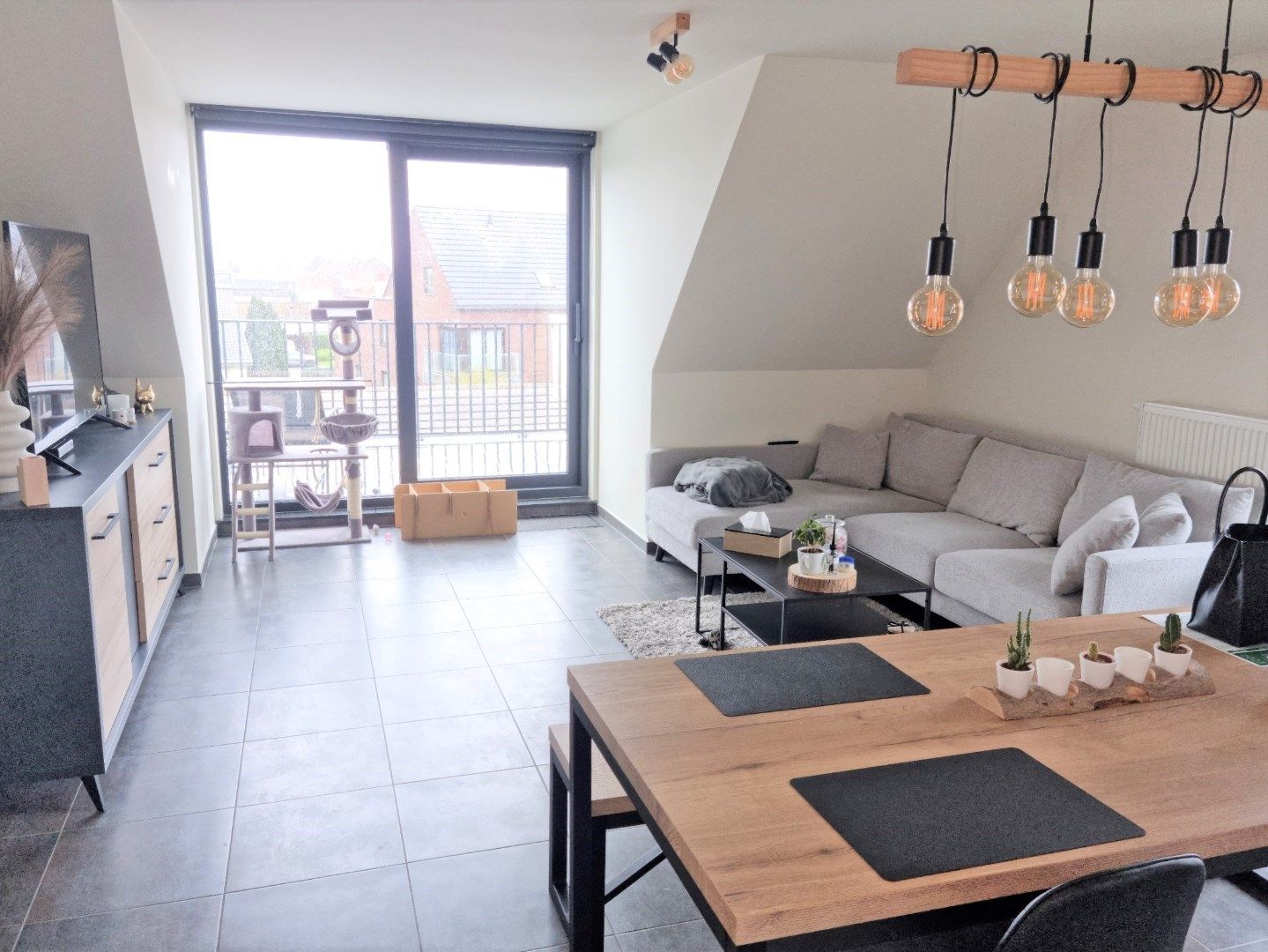 Instapklaar appartement met 2 slaapkamers! foto 2