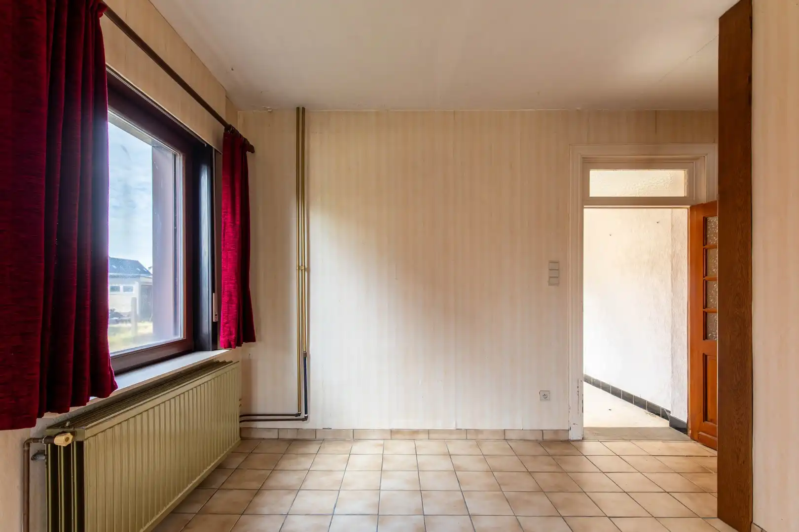 Renovatiewoning met grote garage foto 7