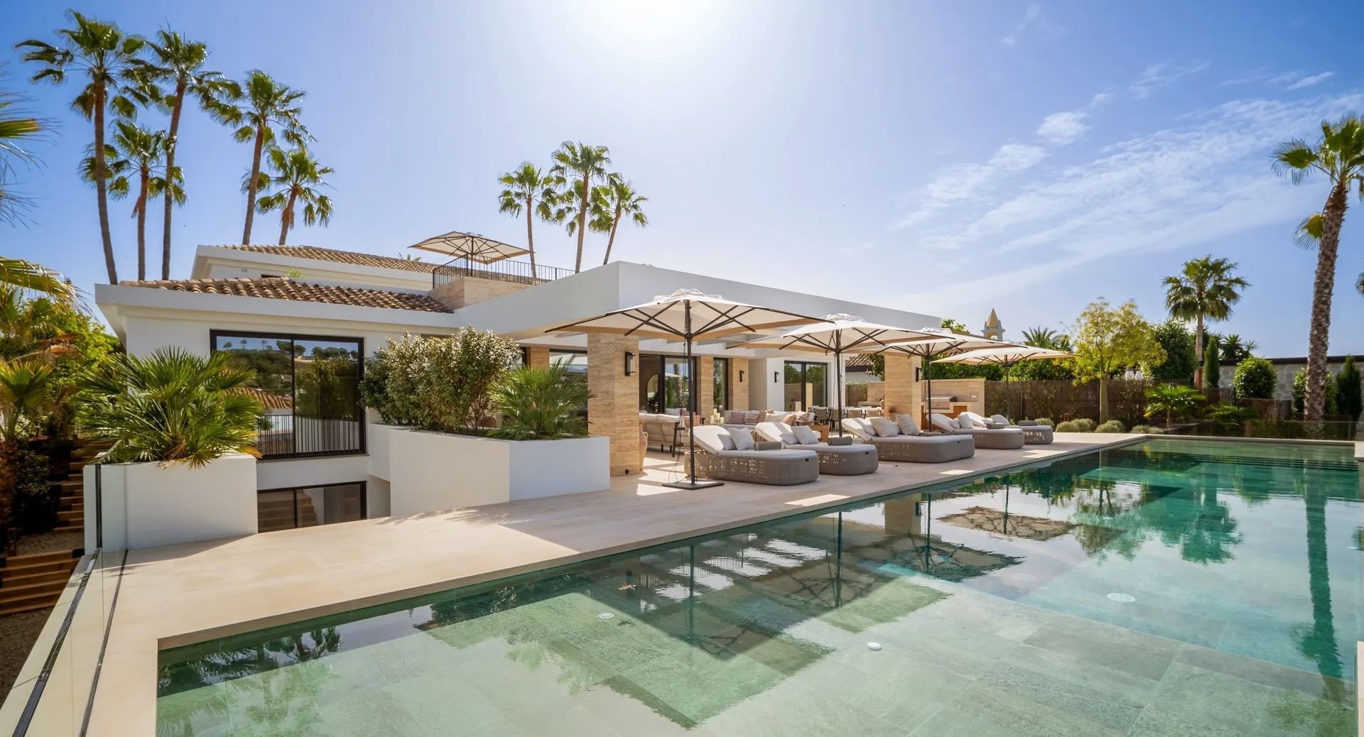 Pure perfectie in Nueva Andalucía: unieke villa met hoogwaardige afwerking foto 41