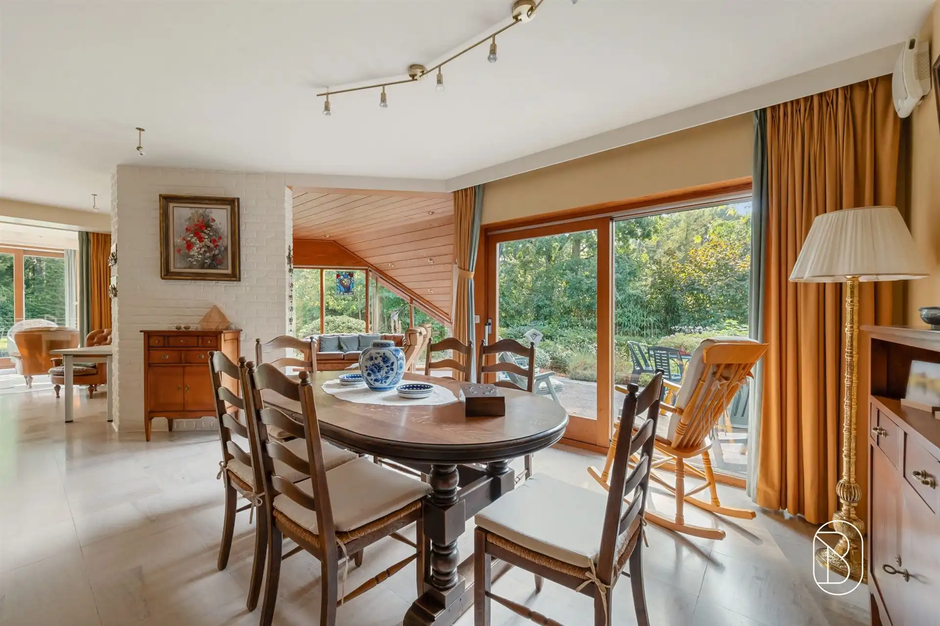 Karaktervolle villa met prachtige tuin op unieke ligging foto 13