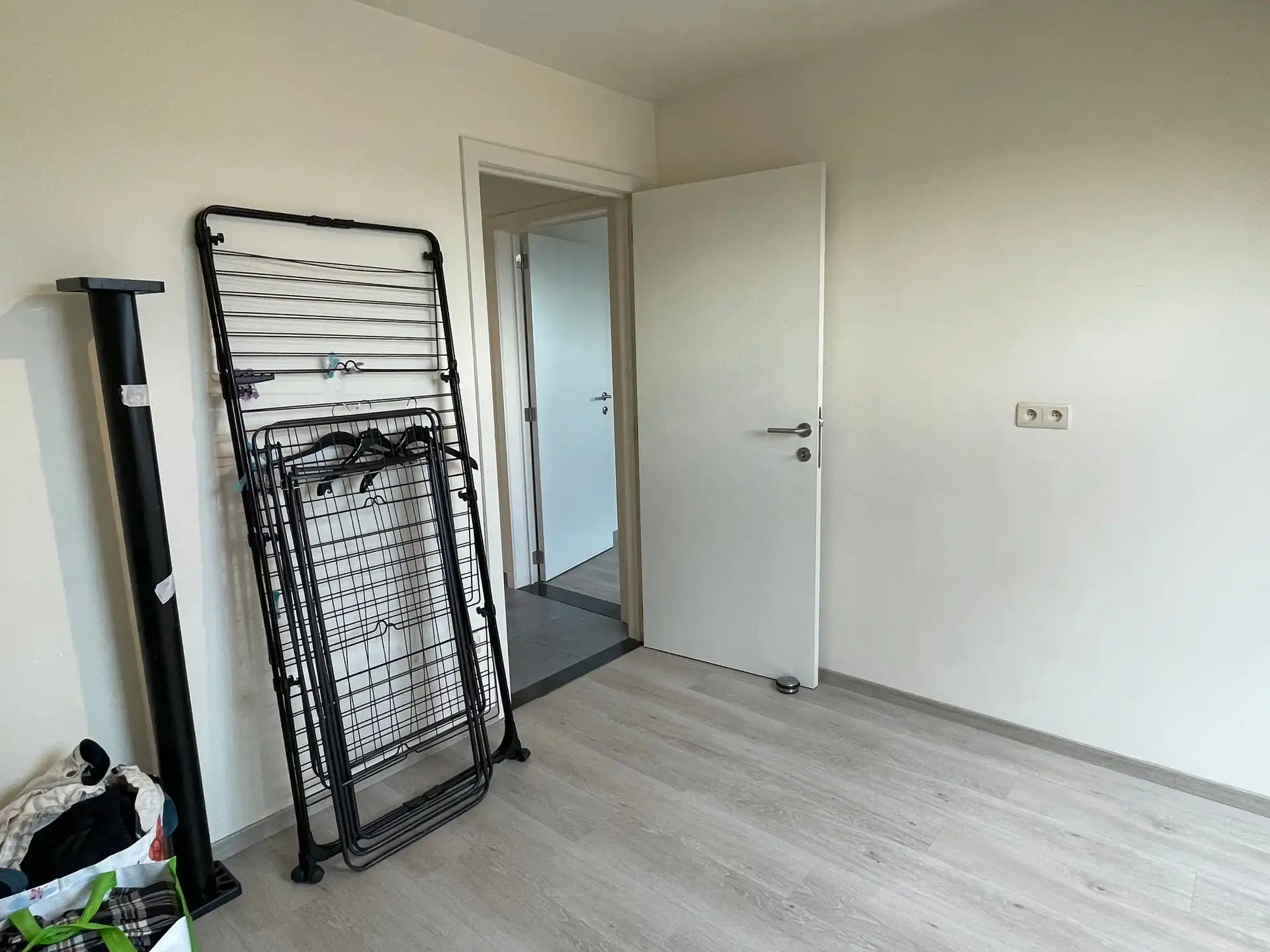Gunstig gelegen en uitzonderlijk ruim gezellig appartement. foto 26