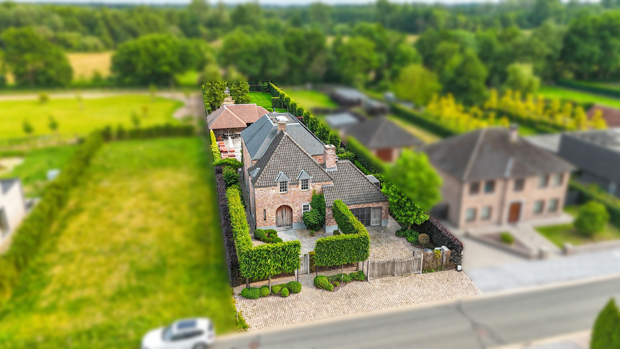 Exclusieve villa met zwembad op riant perceel in Koersel! foto 92