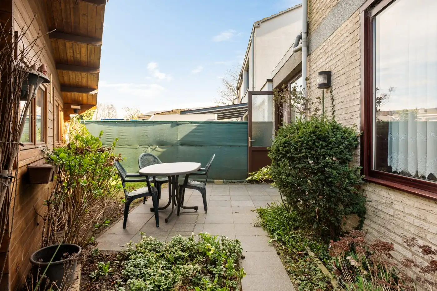 Op te frissen HOB met 3 slpk., garage en tuin foto 24