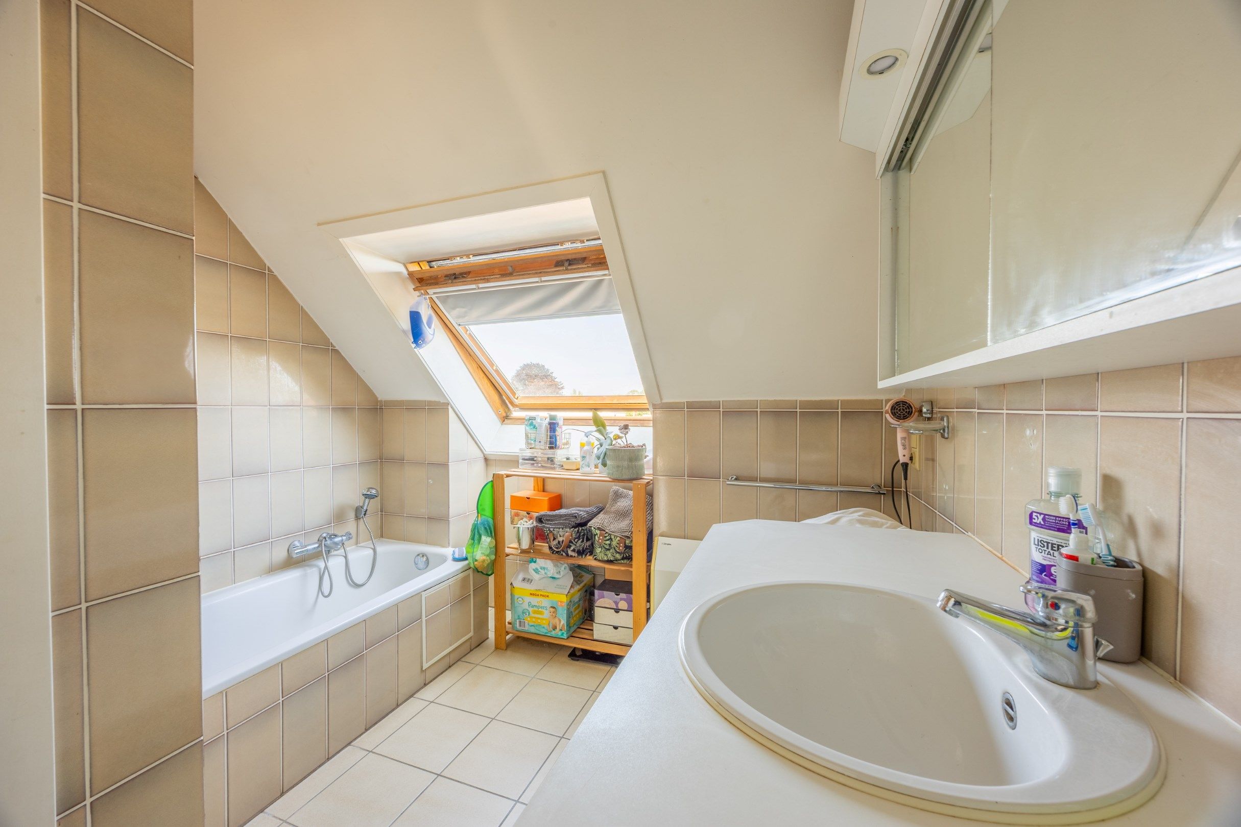 Gezellig duplex-appartement met garagebox in centrum Zulte. foto 8