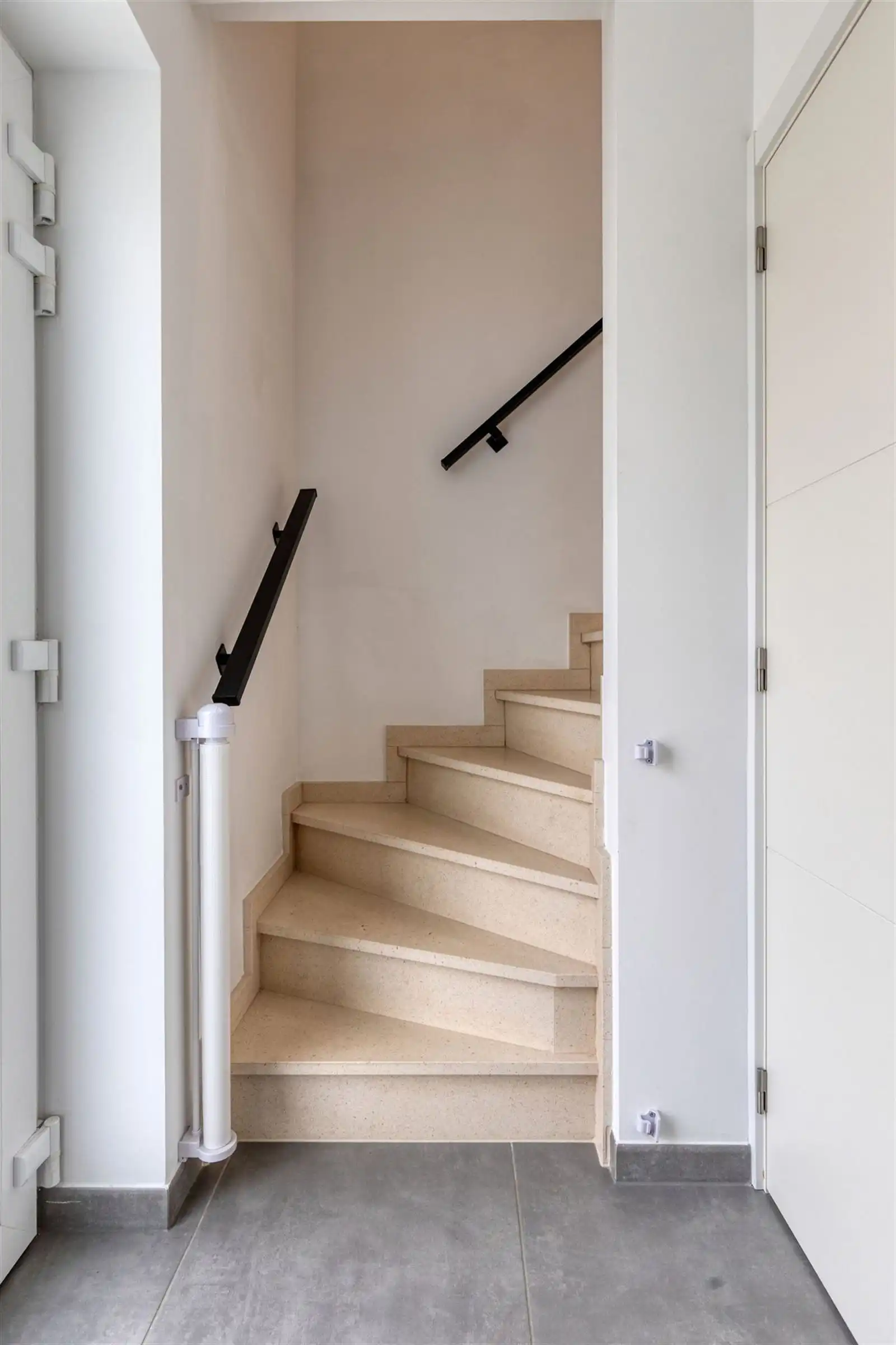 Recente moderne woning met alle comfort foto 8