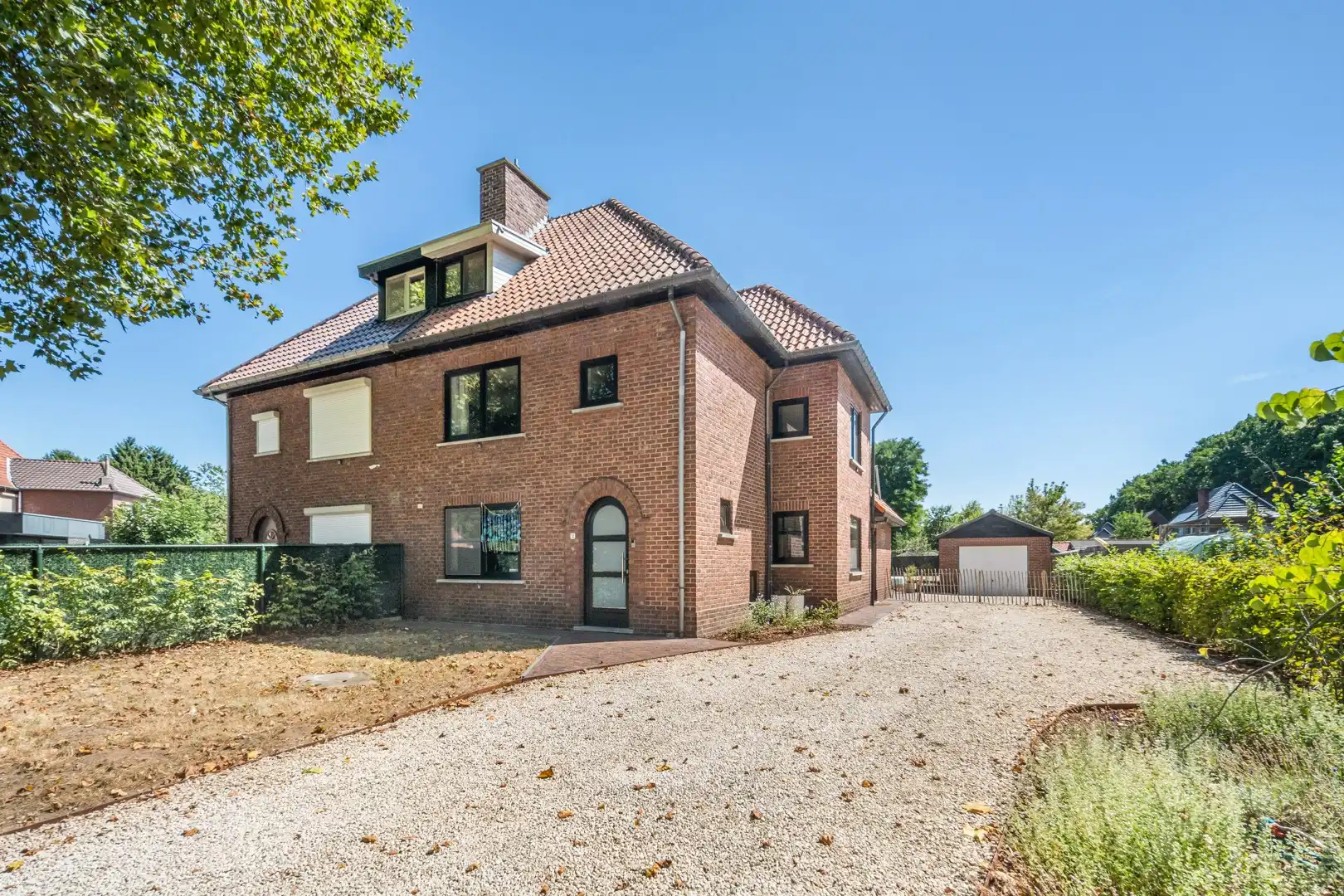Gerenoveerde woning met 3 slaapkamers te Maasmechelen foto 2
