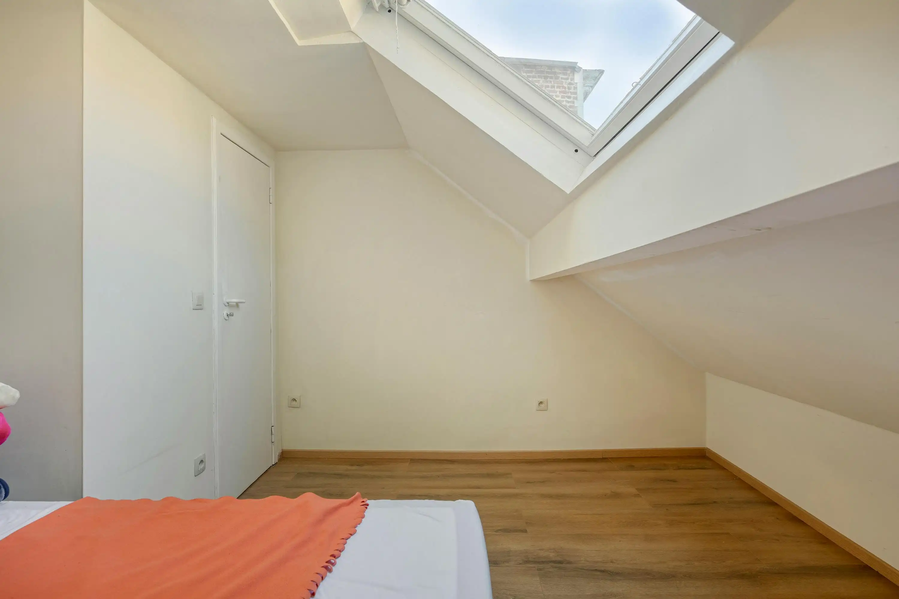 Charmante tweegevelwoning te koop in hartje Strombeek-Bever foto 14