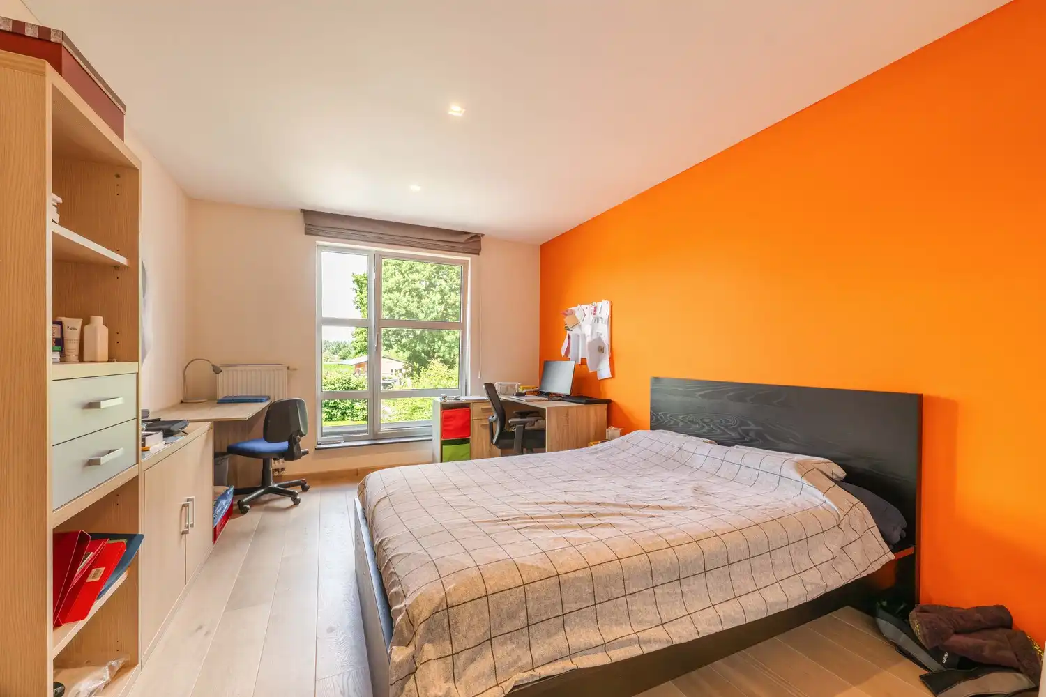 Ruime woning met praktijkruimte te Ruiselede. foto 14