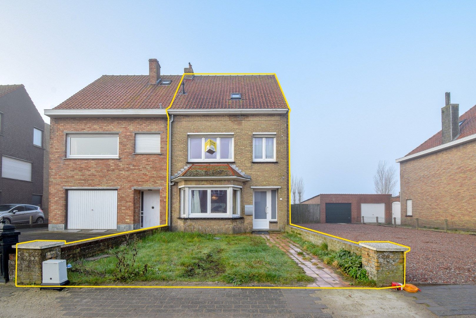 Hoofdfoto van de publicatie: Te renoveren gezinswoning met 4 slaapkamers vlakbij het centrum van Middelkerke