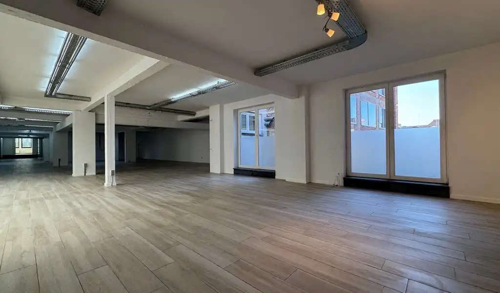 Vernieuwde kantoren te huur vlakbij Eilandje in Antwerpen foto 7