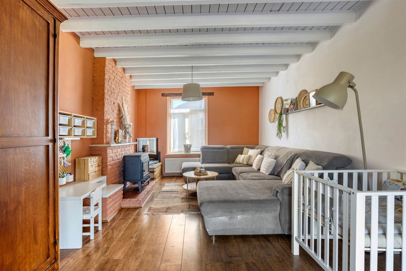 Prachtige, gerenoveerde hoevewoning op 4a9ca, voorzien van 4 slaapkamers, inpandige garage en omheinde tuin op een toplocatie in Kessenich. foto 5