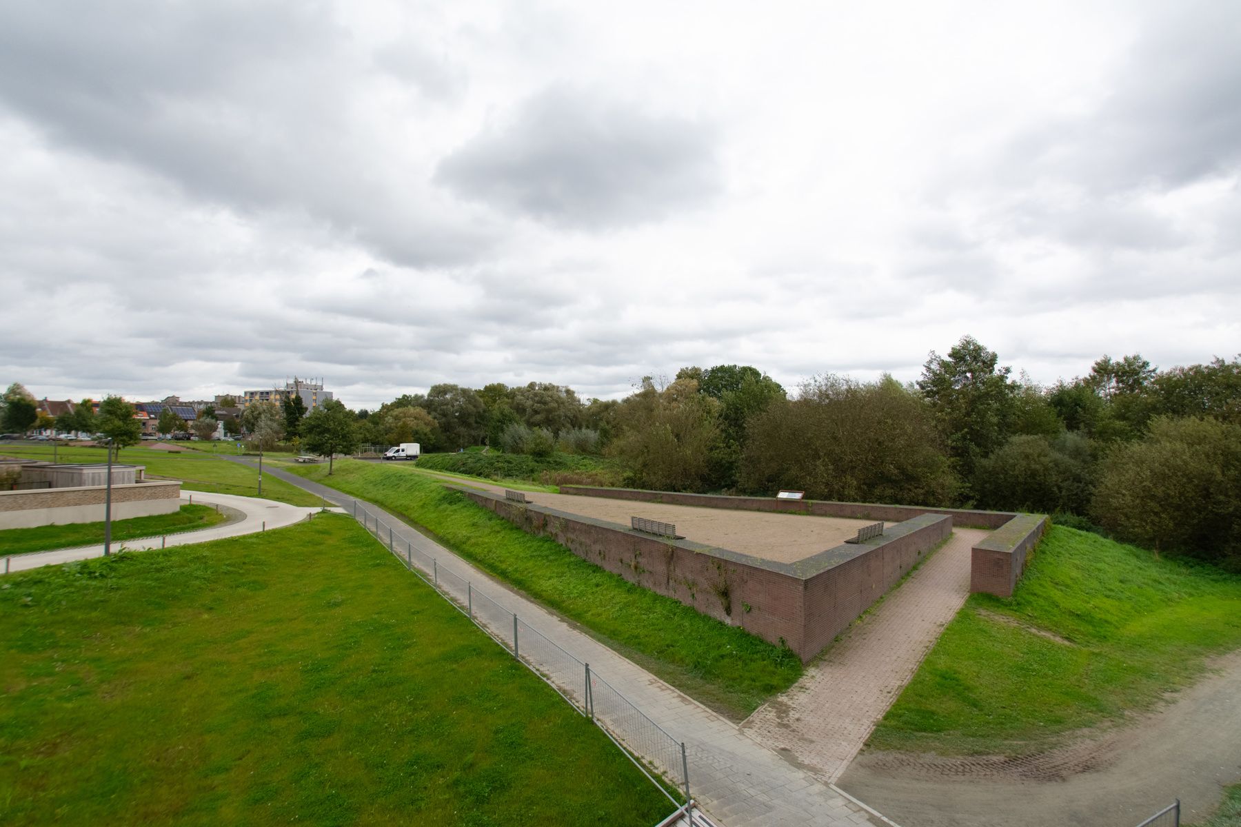 Rustig en comfortabel 2slpk appt. met zicht op park  foto 6