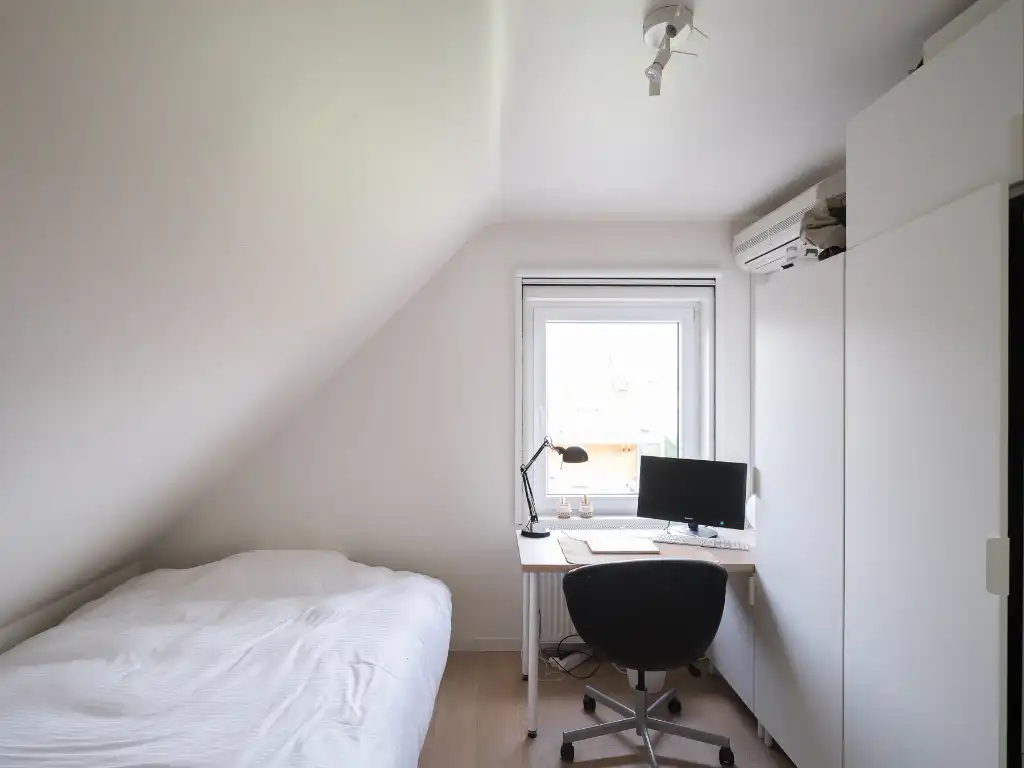 Sint-Denijs-Westrem - Vrijstaande woning met aangename tuin en achtergelegen ‘poolhouse’ in een rustig gelegen wijk. foto 15