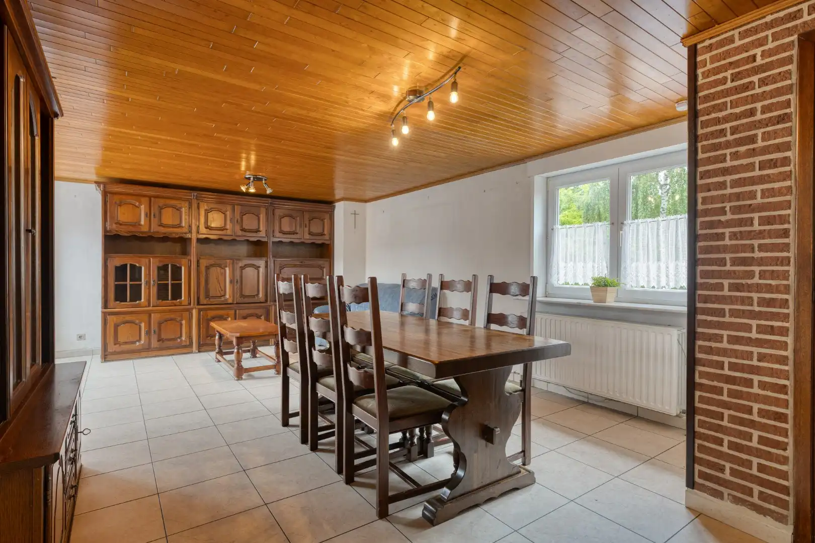 Rustig gelegen gelijkvloerse woning met 3 slaapkamers, garage en zonnige buitenruimte! foto 2