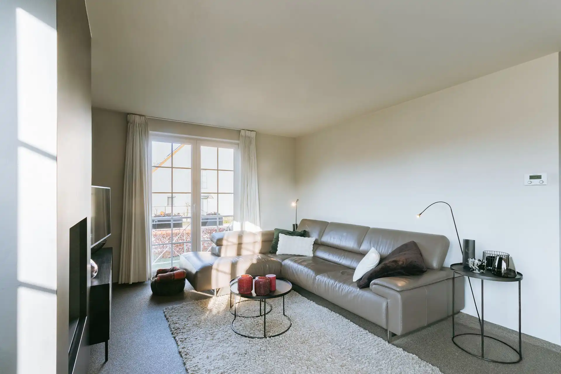 Instapklaar gelijkvloersappartement met tuin en garagebox foto 13