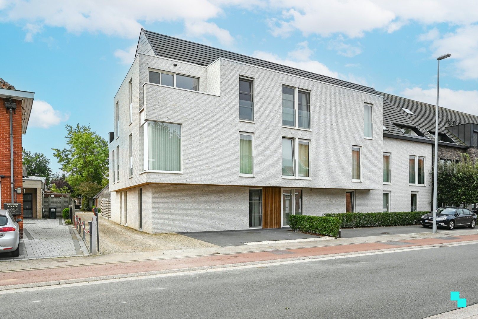 Afgewerkt nieuwbouwappartement in Waregem foto {{pictureIndex}}