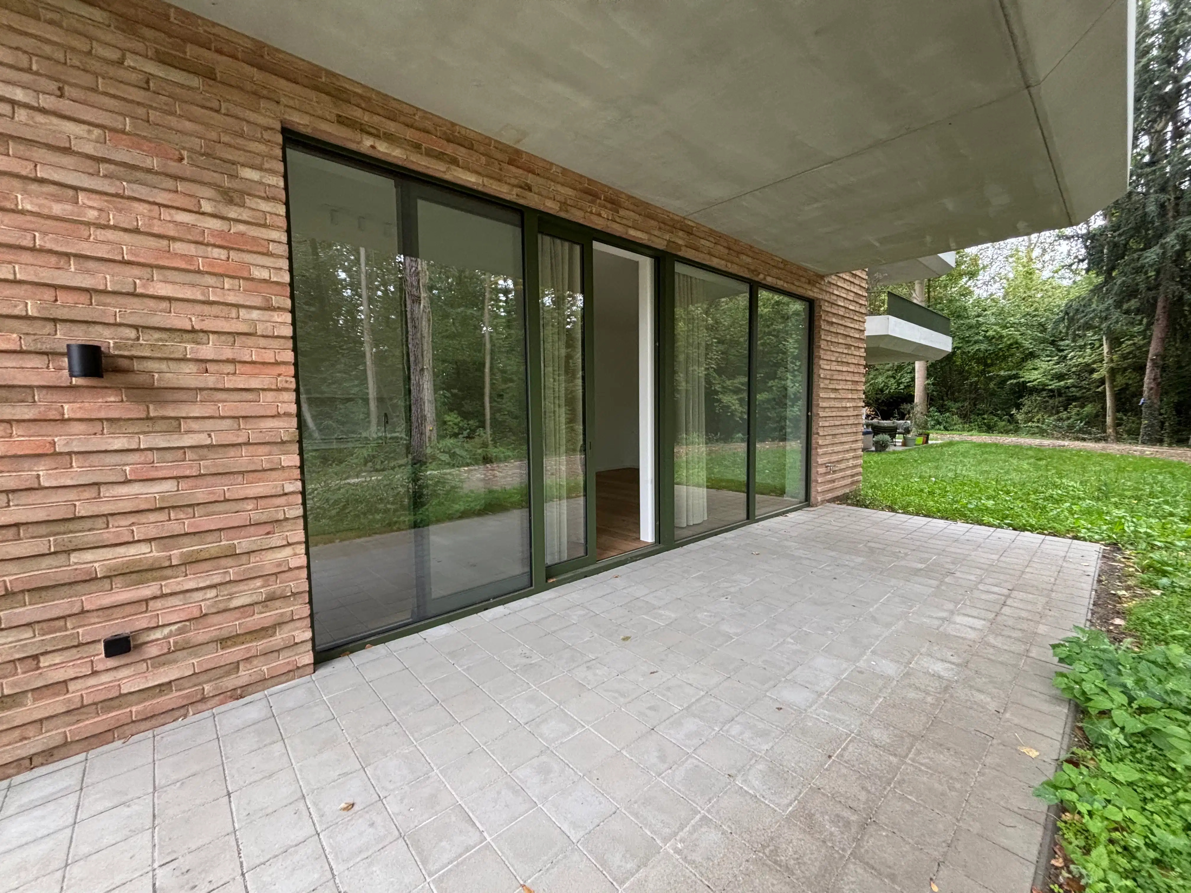 LUXUEUS NIEUWBOUWAPPARTEMENT MET TWEE SLAAPKAMERS EN RUIM TERRAS foto 3