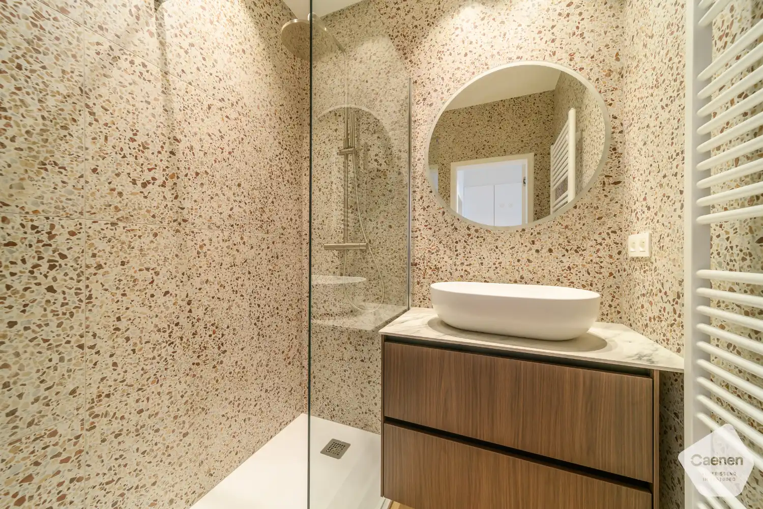 Luxueus gerenoveerd gelijkvloers appartement met zeezicht en zuidgerichte tuin foto 13