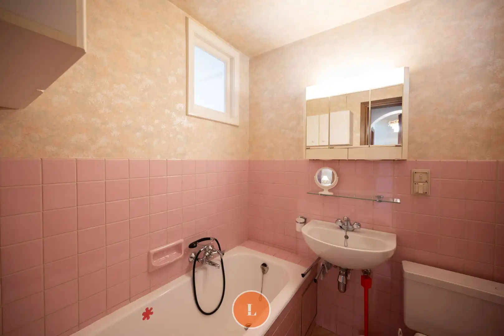 Op te frissen woning vlakbij het centrum van Wevelgem! foto 16