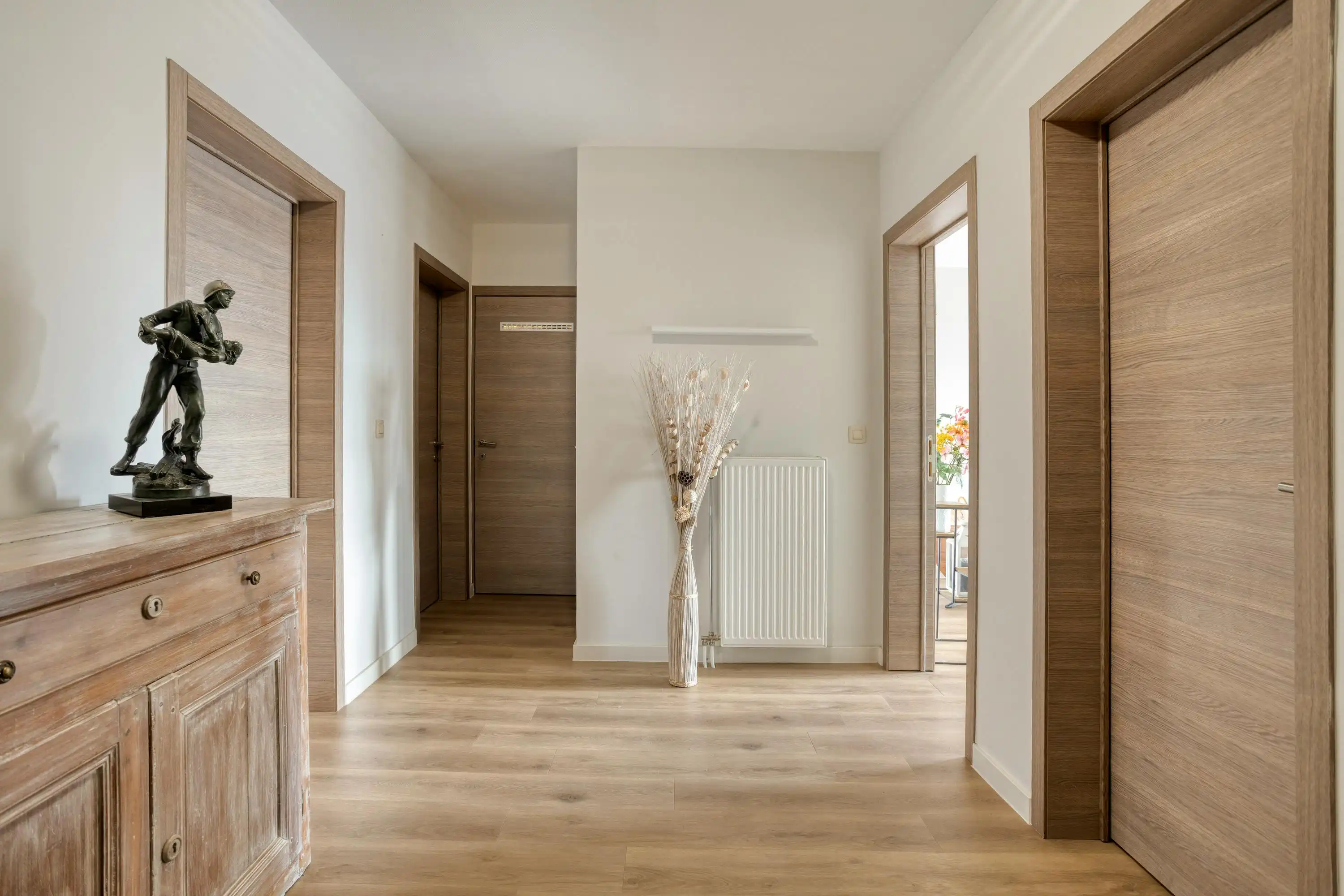 Instapklaar en energiezuinig appartement met 3 slaapkamers te Roeselare foto 7