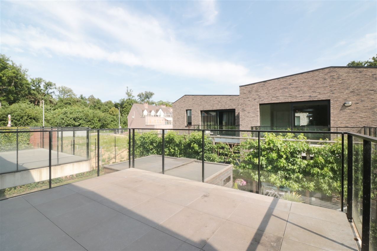 3 appartementen en 4 autostaanplaatsen foto 50