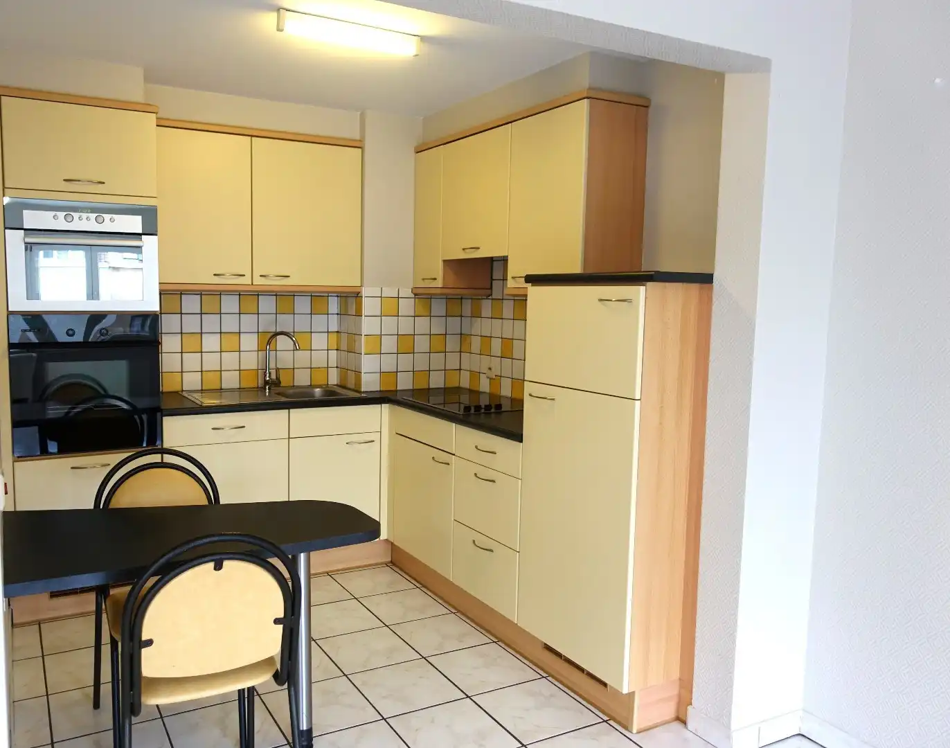 Te huur: appartement met 2 slaapkamers aan de Elisabethlaan in Oostende foto 3