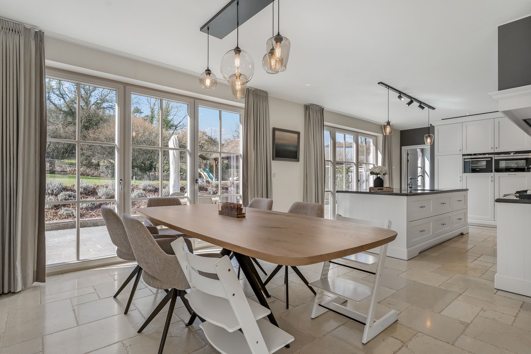 Statige villa met zuidtuin op 19a90ca te Bassenge foto 3