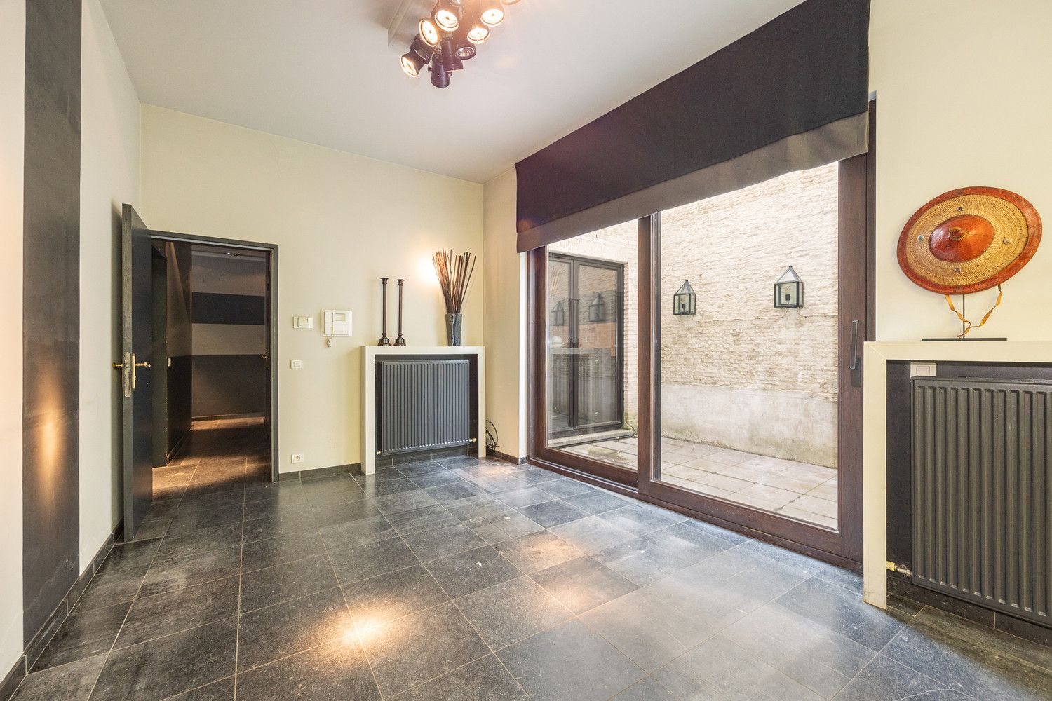 IN OPTIE: kevin@wellimmo.net voor meer info!  Gelijkvloers appartement  101m² met buitenruimte 20m² en ruime kelder op toplocatie aan het Mechelseplein in hartje Antwerpen foto 15