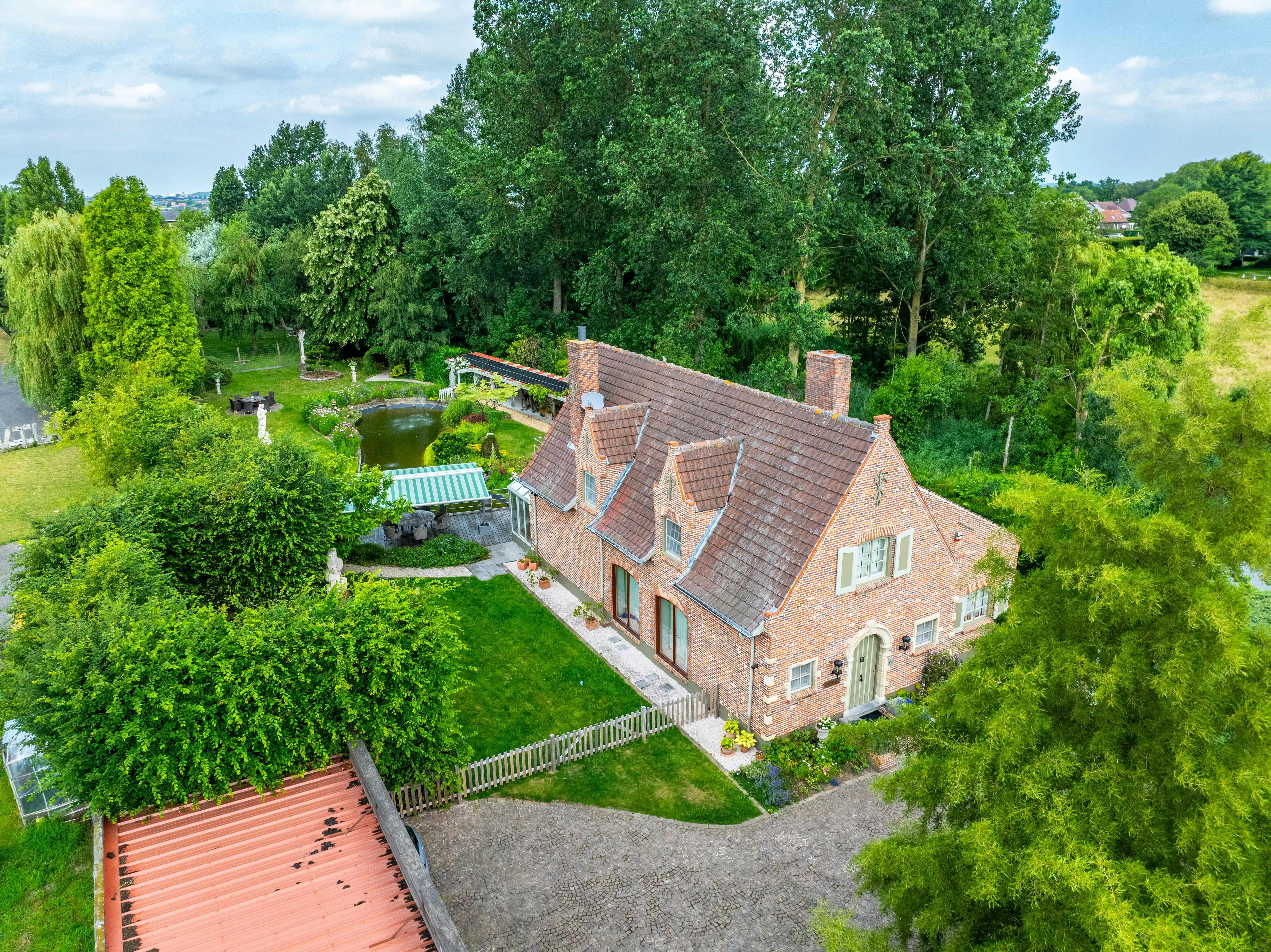 Unieke villa met handelsruimte in Tielt foto 35