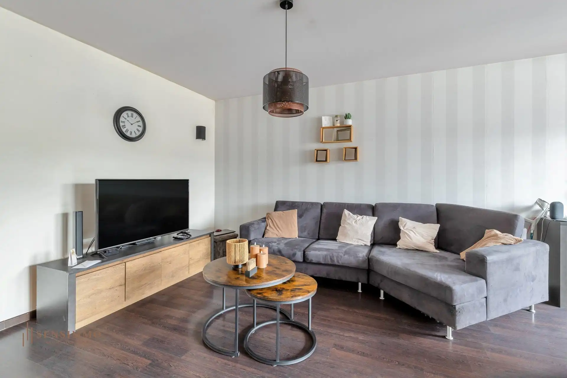 RUIM DUPLEX-APPARTEMENT VLAKBIJ CENTRUM MET 3 SLP, TERRAS, 2 AUTOSTAANPLAATSEN + 2 BERGINGEN foto 4