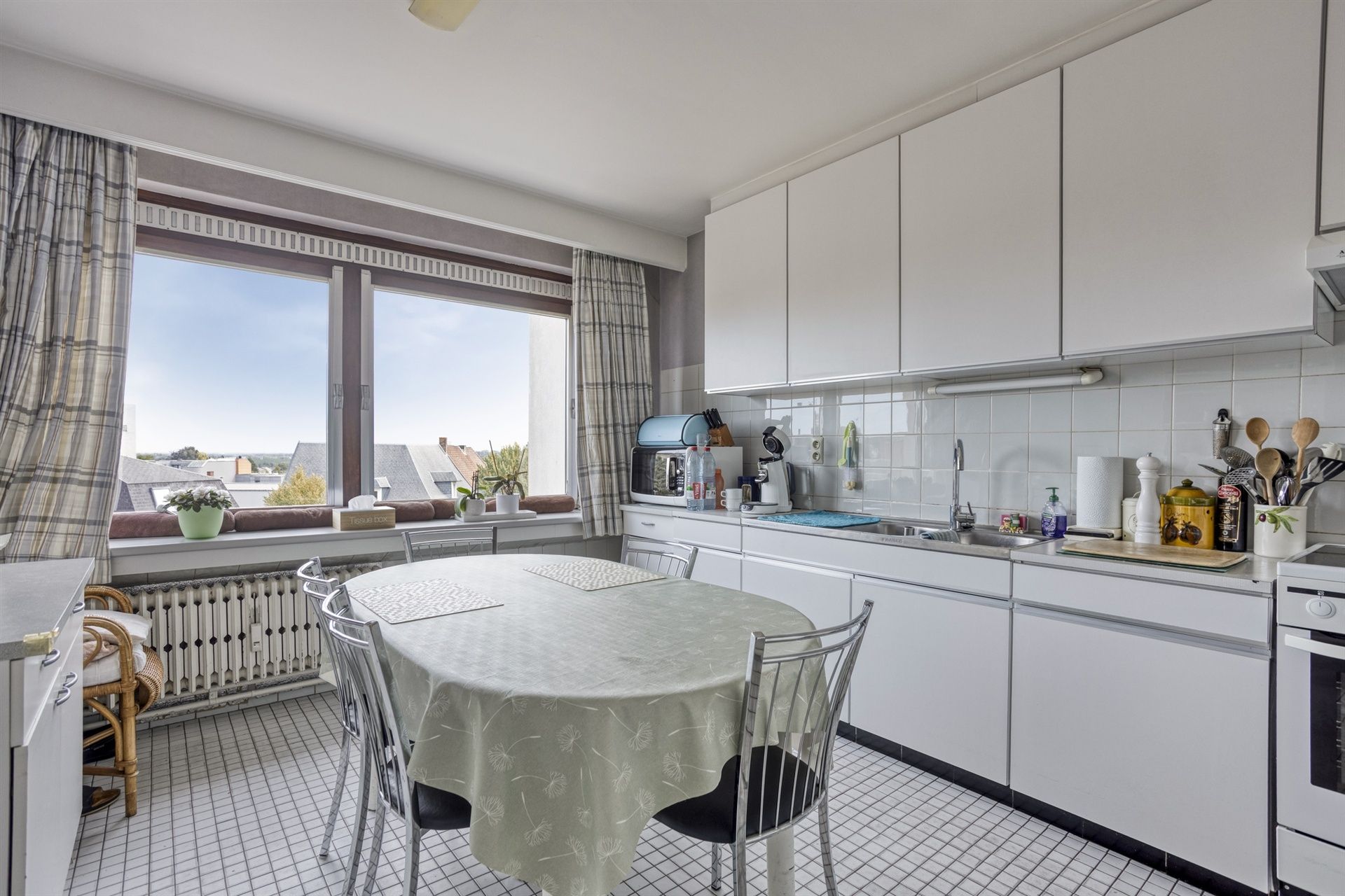 Zeer ruim, zonovergoten appartement met 3 slaapkamers! foto 11