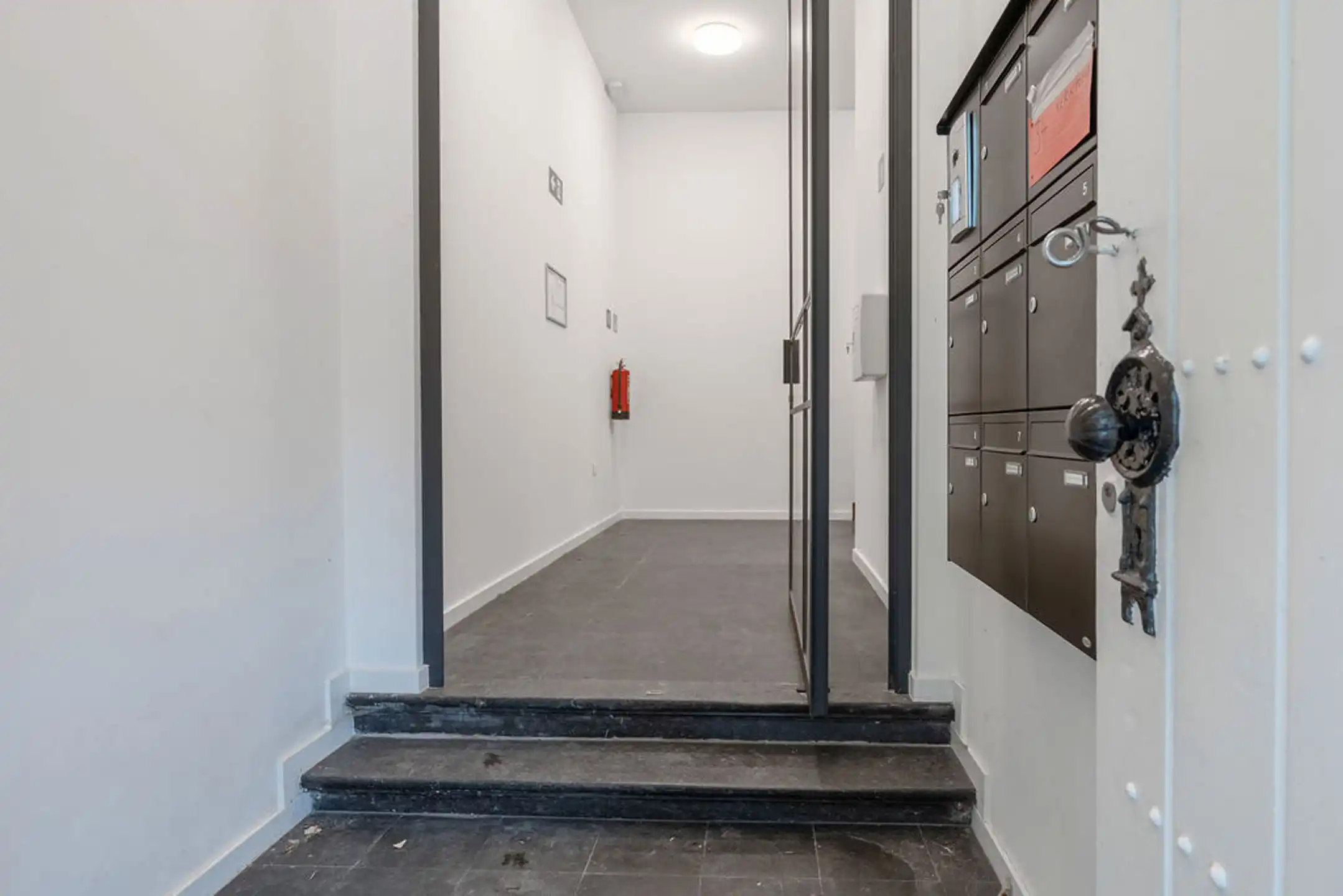 Uniek gelijkvloersappartement van 131 m² op rustige ligging foto 3